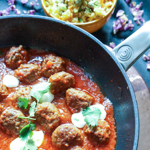 spiced meatballs with yoghurt and coriander