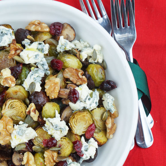 blue cheese and walnut salad